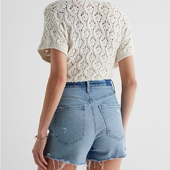 Express High Waisted 90's Light Wash Distressed Jean Shorts women’s size 2 - Picture 4 of 5